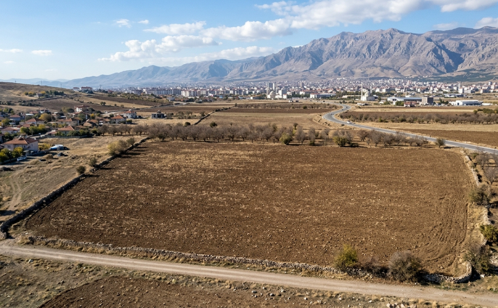 Malatya’da Şehir Merkezine 5 Kilometre Mesafede Tarla Satışa Çıkıyor