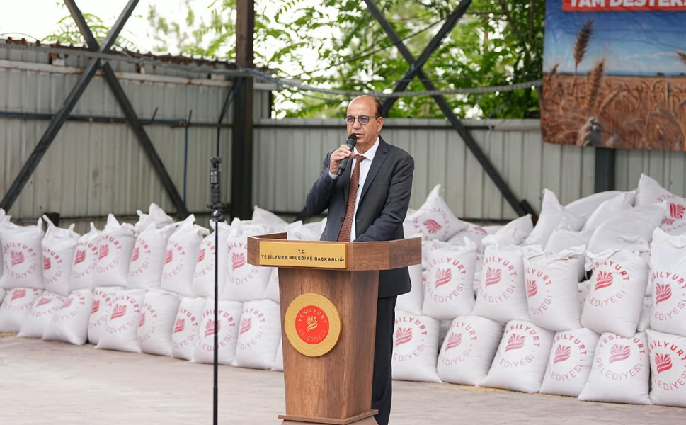 Yeşilyurt’ta Üreticilere 60 Ton Arpa Dağıtıldı! Üç Yıllık Rakam Dikkat Çekti