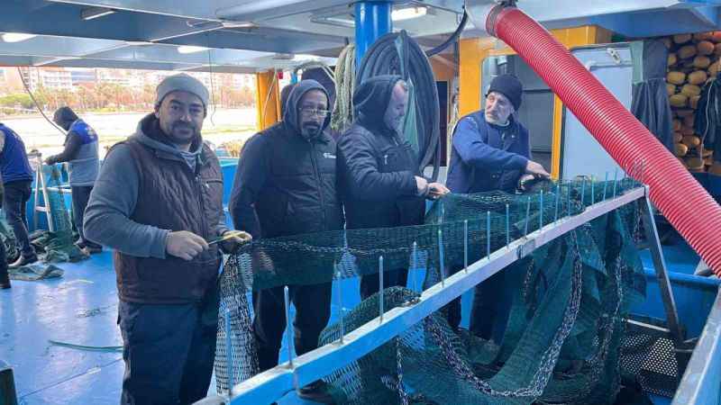 Sinop’ta balıkçı gemileri limana sığındı