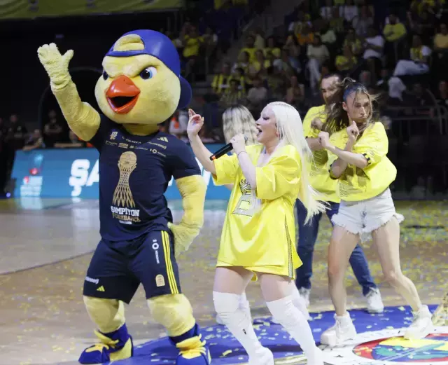 Yer Yerinden Oynadi Fenerbahce Nin Sampiyonluk 18789047 9349 M
