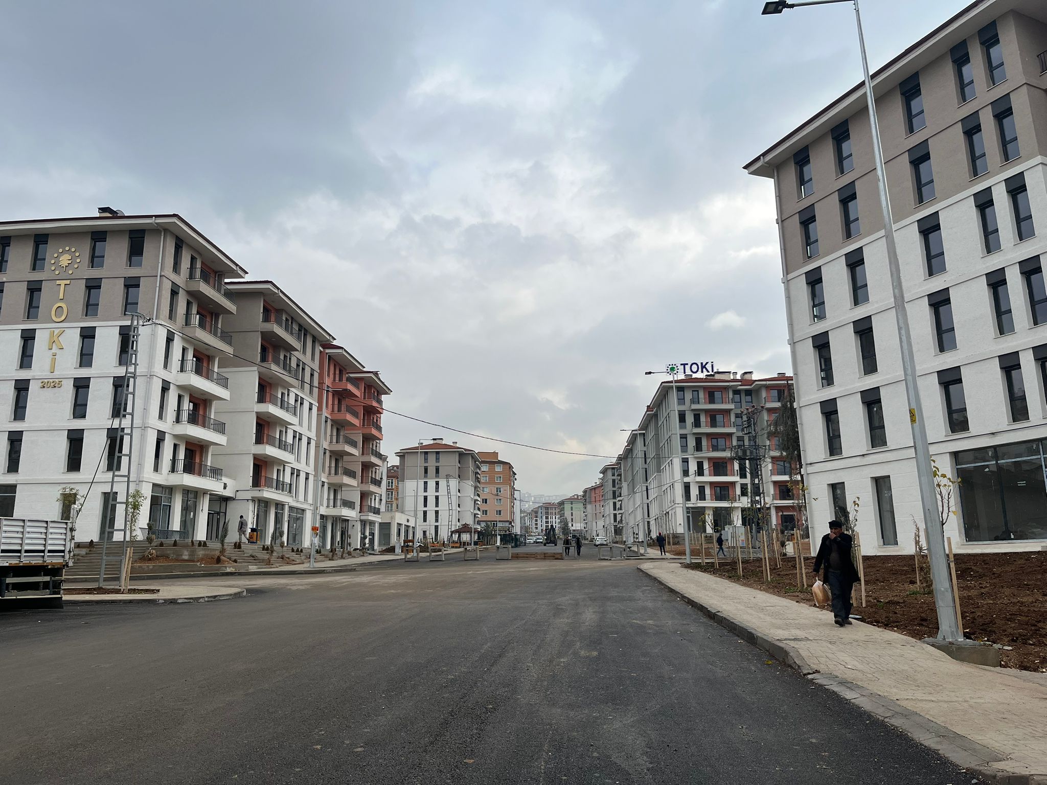 B433F710 65F4 47A8 809C Ad684F801486