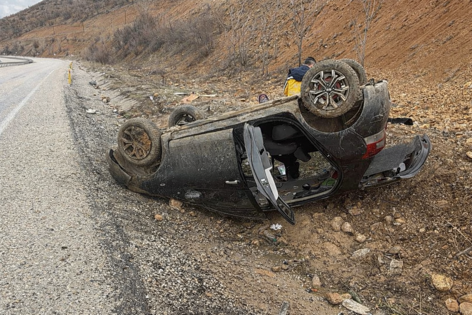 Adıyaman–Malatya Yolunda Kaza: Takla Atan Araç Trafiği Kilitledi
