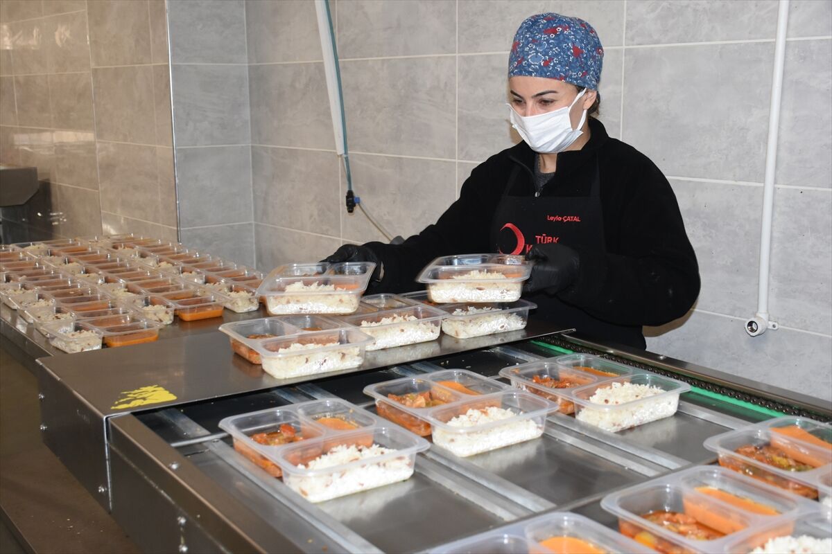 Malatya'da Dev İftar Seferberliği! Her Gün 1500 Kapıya Sıcak Yemek