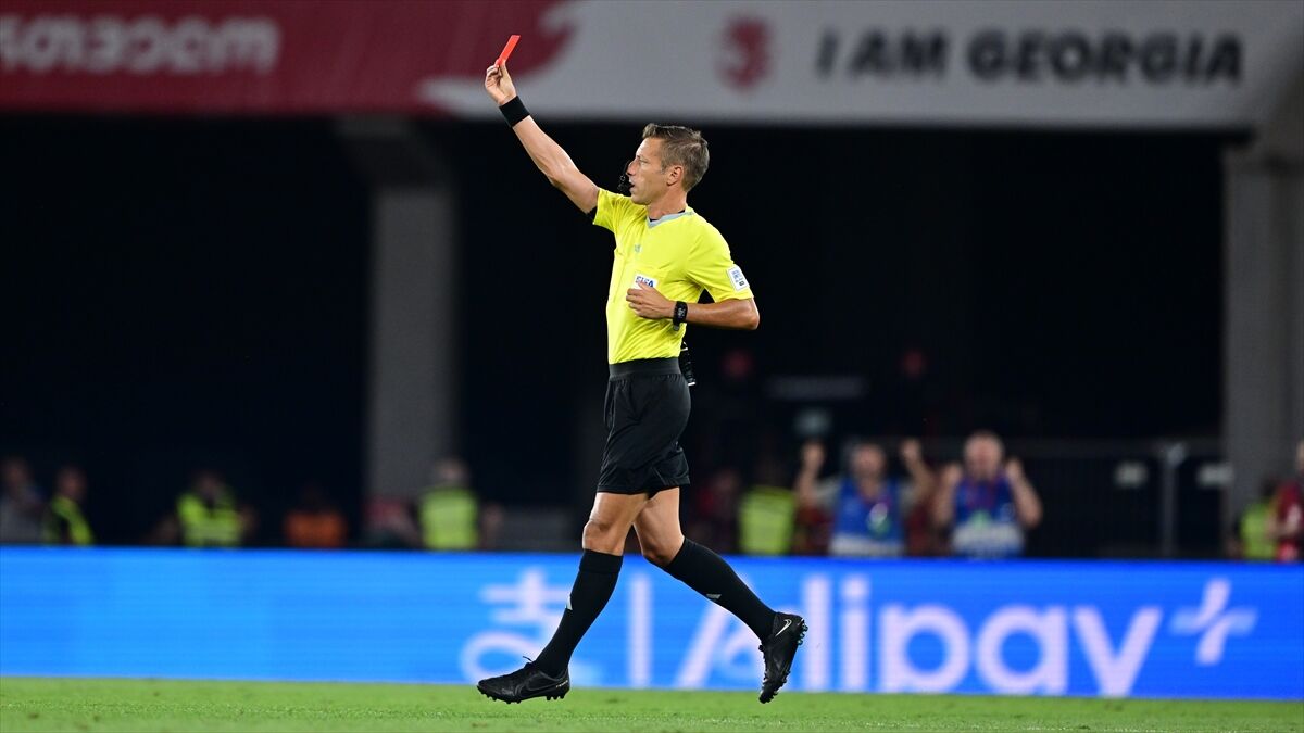 Dünya Kupası'nda görev yapacak hakemler belli oldu