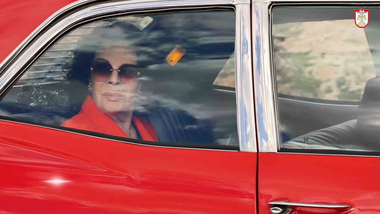 3. Sivas Uluslararası Film Festivali’nde Nostalji Rüzgarı: Hülya Koçyiğit Aynı Sahnede
