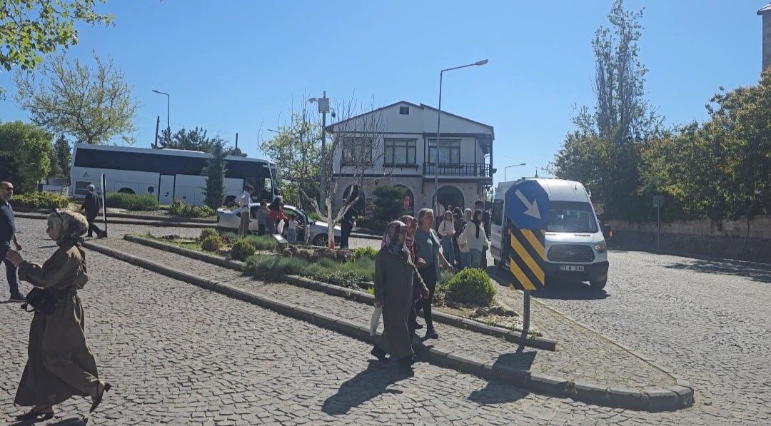 Elazığ’da Bayramın İlk Gününde Vatandaşlar Tarihi Harput’a Akın Etti