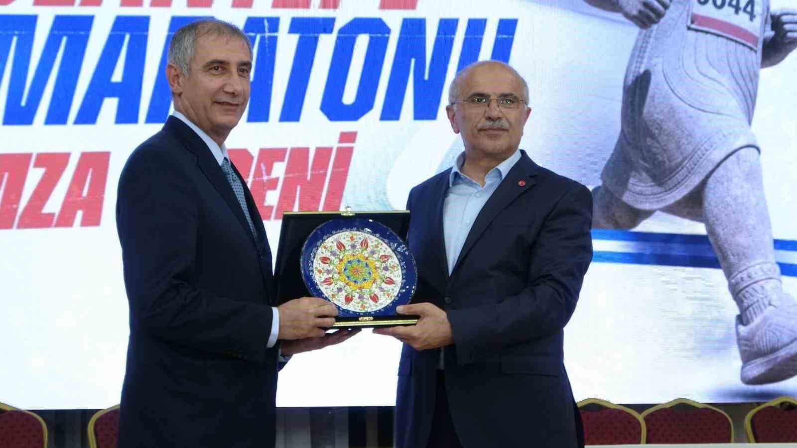 Malatya’da Spora Vefa Gecesi! Arslantepe Yarı Maratonu İçin İmzalar Atıldı