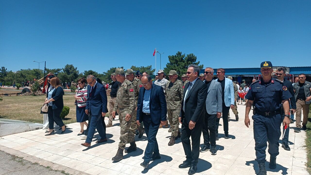 Adam Yeni