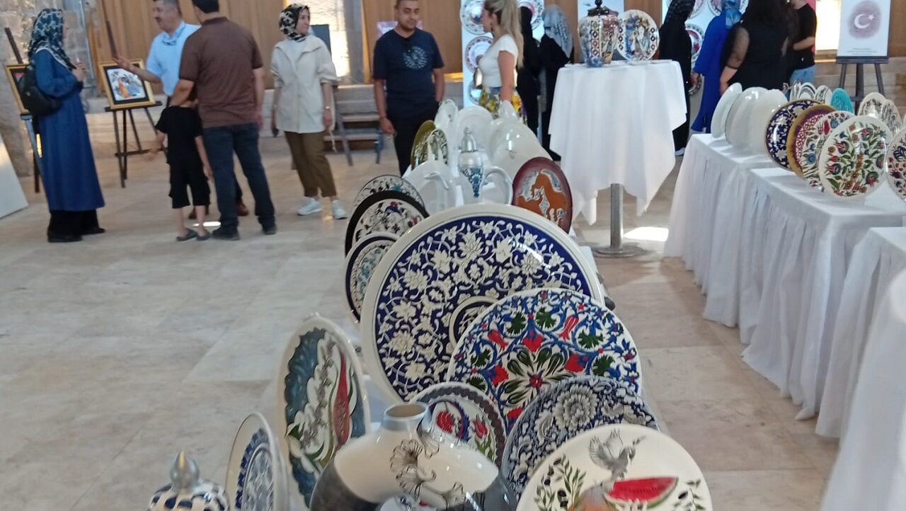 Şehit Yakınları İle Gazilerden Çini Ve Grafik Sergisi 4