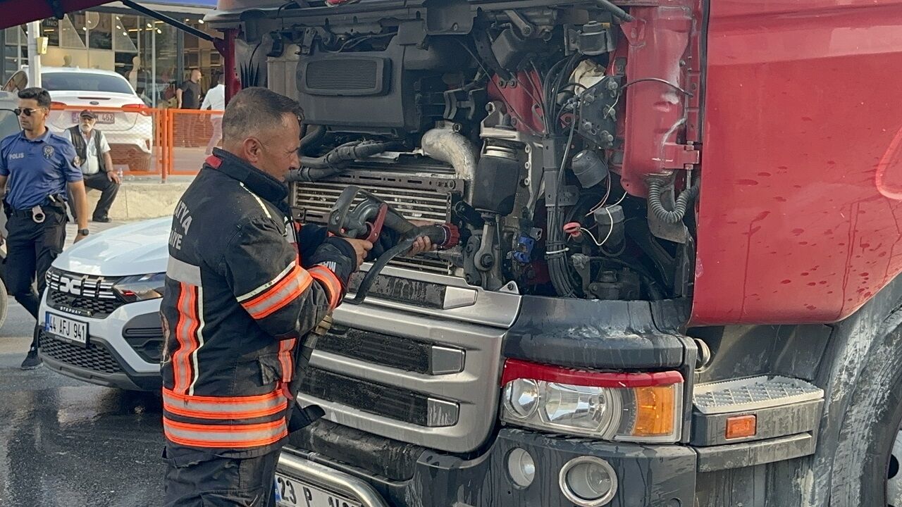 Tır Yangın 2