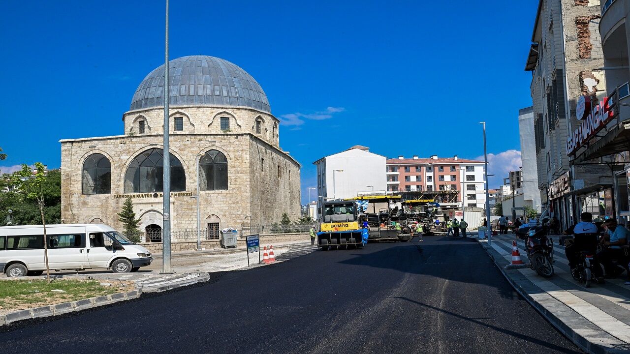 Başkan Er Boztepe Caddesindeki Çalışmaları İnceledi