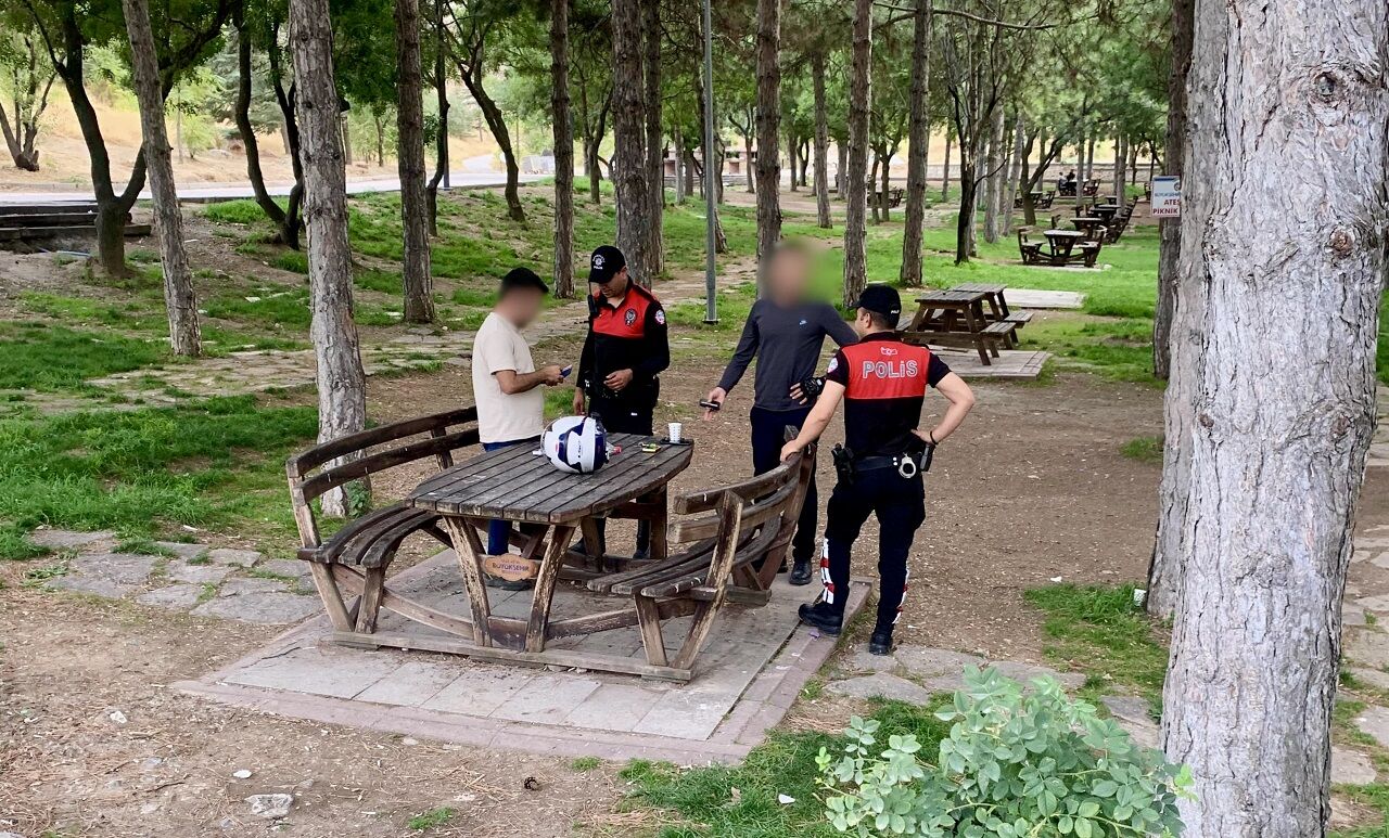 Malatya’da 24 Saatlik Güvenlik Bilançosu: Aranan 15 Kişi Yakalandı, Uyuşturucu Ele Geçirildi