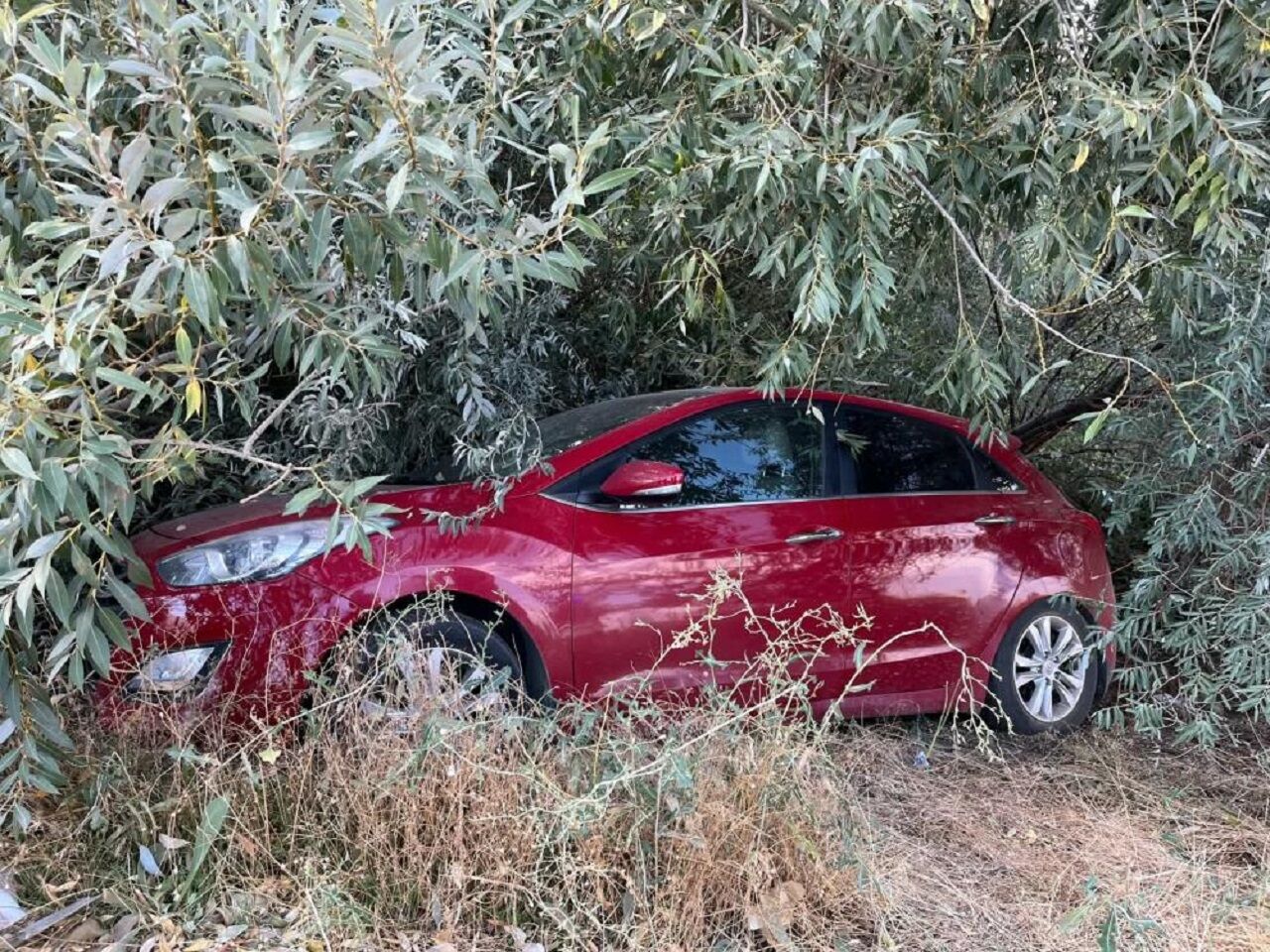 Malatya’da Korkutan Kaza! Otomobil Şarampole Yuvarlandı