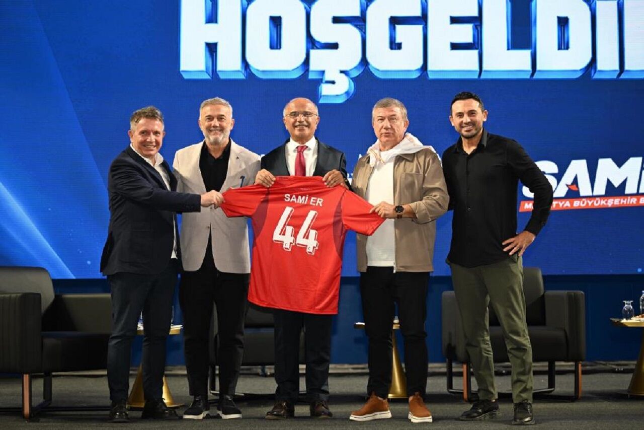 Malatya’da 4 Milyar TL’lik Dev Hamle! Futbolun Efsaneleri Tesisleri Görünce Hayran Kaldı