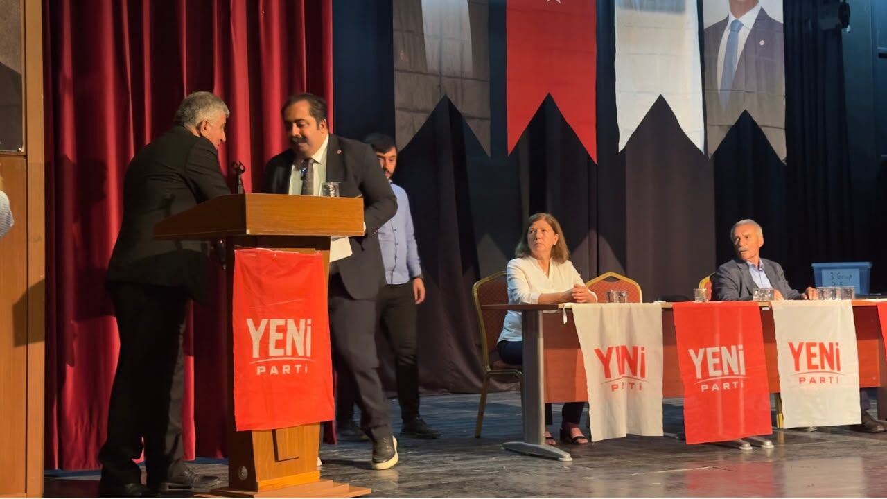 Malatya’da Yeni Parti’de Taşlar Yerinden Oynadı: Barış Yıldız’dan Dikkat Çeken Karar