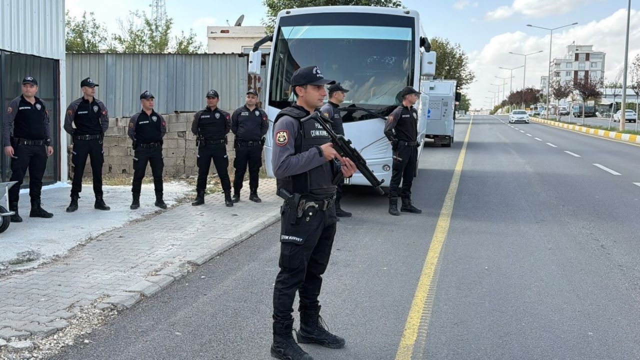 Adıyaman’da Mahalle Abluka Altında! 38 Kişi Gözaltına Alındı