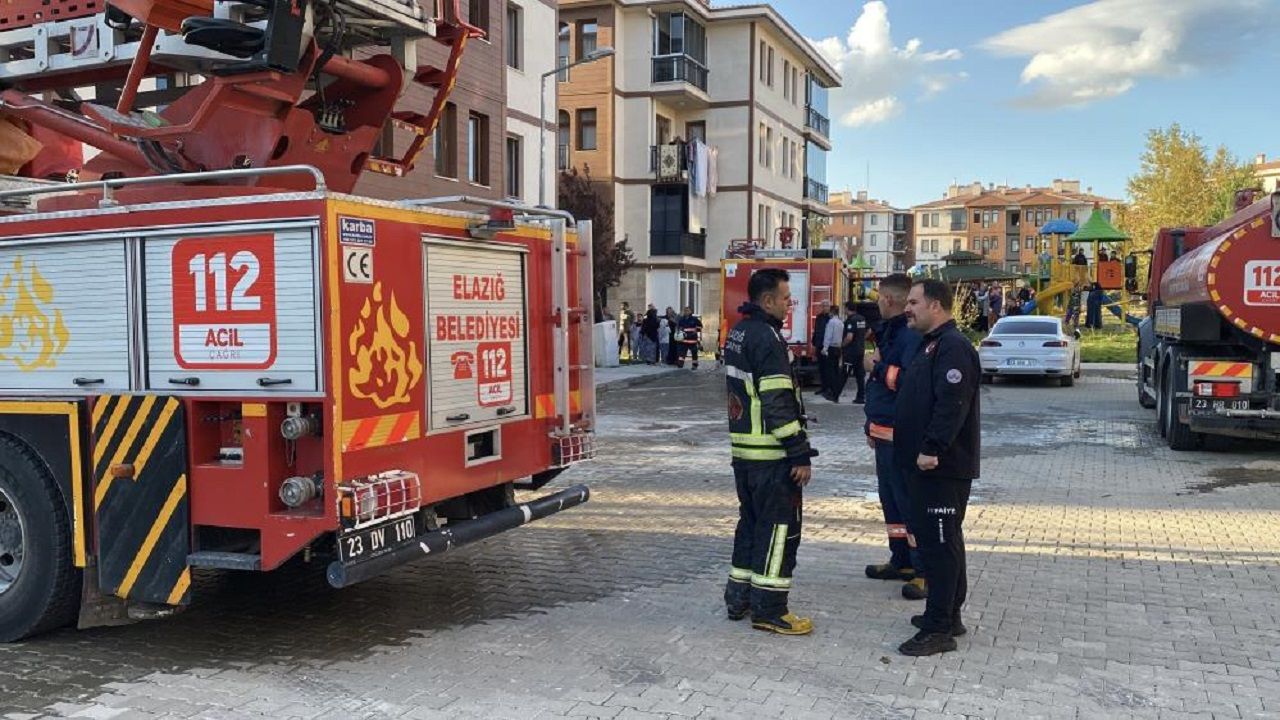 Elazığ’da Apartman Dairesinde Yangın! Ekipler Seferber Oldu