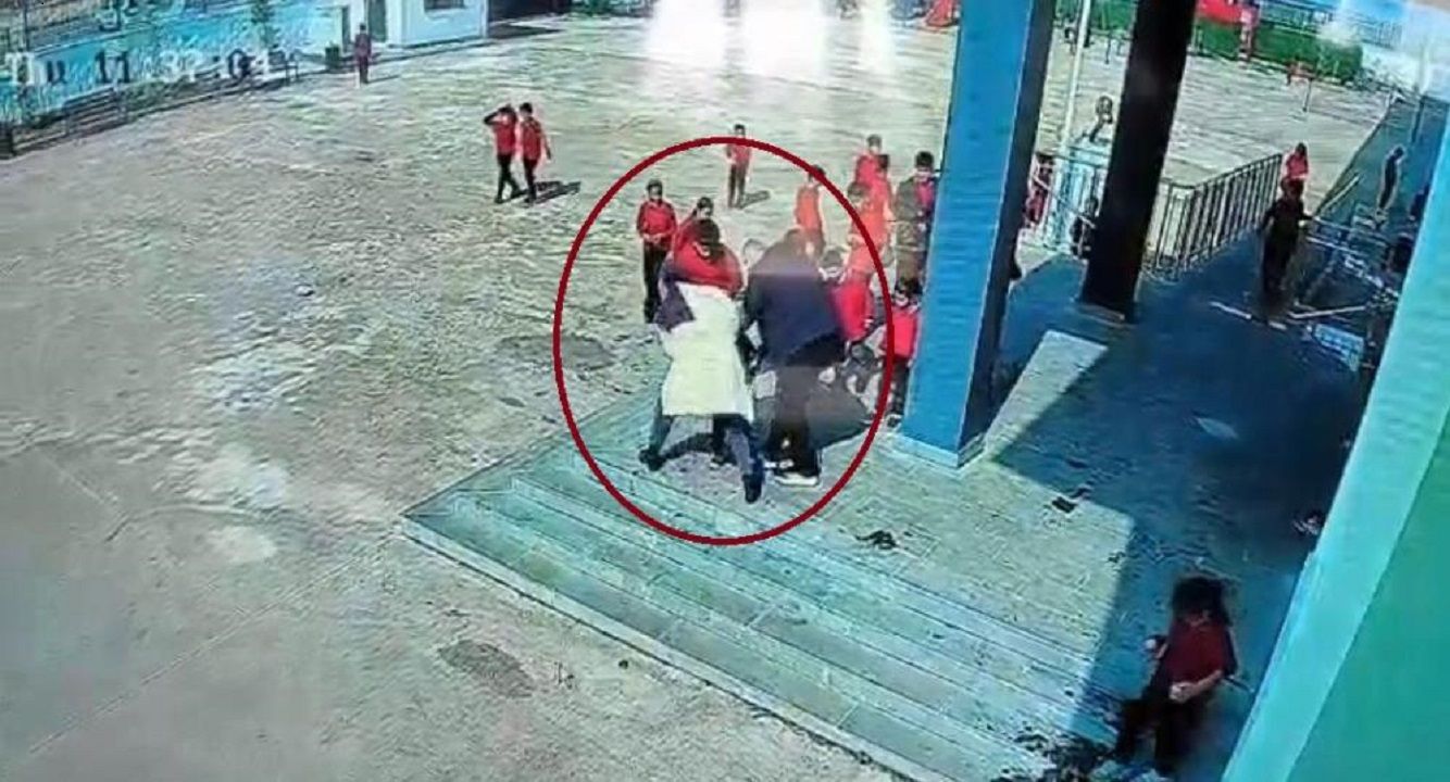 Mandalina Boğazına Kaçtı! Müdür Yardımcısı Öğrenciyi Böyle Kurtardı