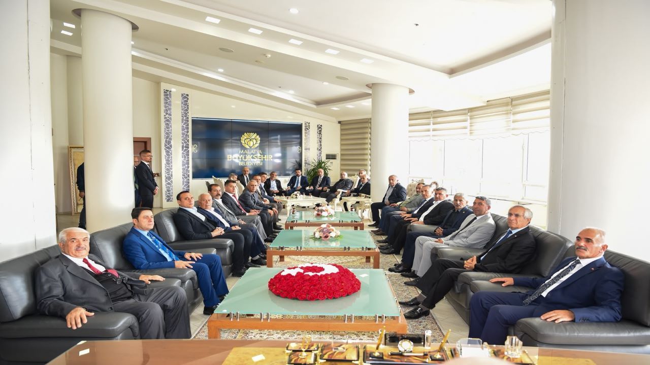 Muhtarlar Dayanışma Derneğinden Başkan Er'e Ziyaret (3)