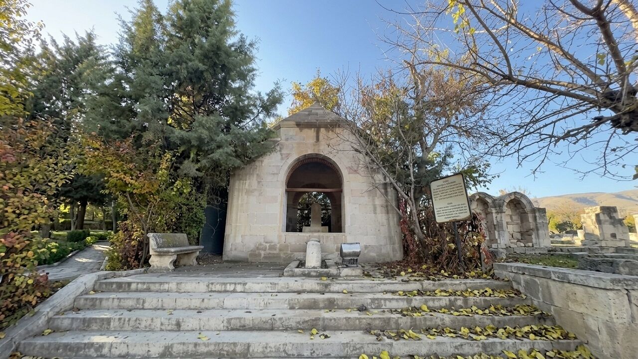 Nefise Hatun Kümbetii